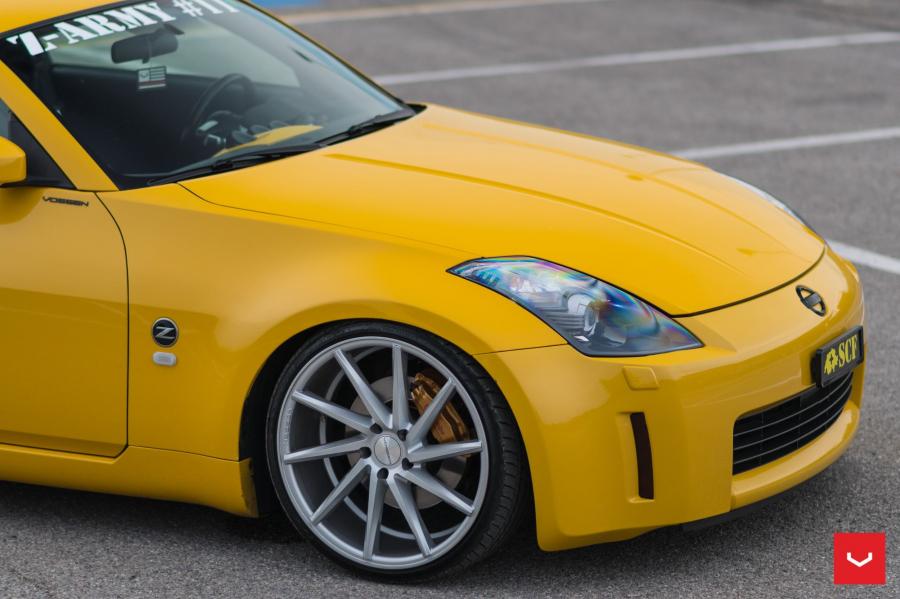 Детали экстерьера Nissan 350Z on Vossen Wheels (CVT) 2017 года  (фото 14 из 40)